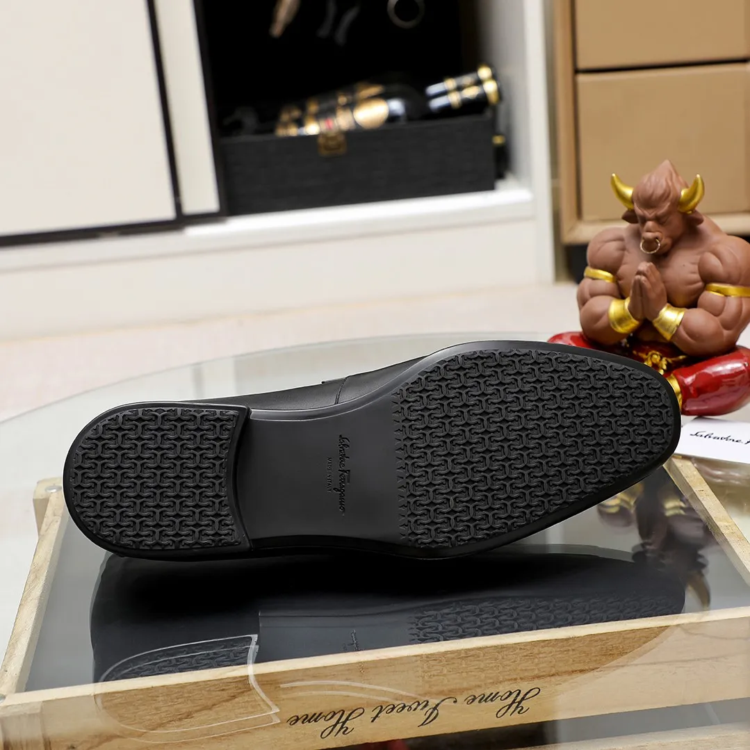 Men's shoes 💰600 🕷🕷🐂【Ferragamo】 Popular fashion casual shoes🇨🇳Official website counter 1:1 production, original mold opening💯Good quality can be seen, imported high-end first-layer pebbled calfskin, water-dyed🐂leather lining🌿very clear texture, high-quality waterproof, non-slip and wear-resistant outsole🎋high quality and low price, truly handmade🍓, 5 colors available! Code number 38-44 (45. To be customized)